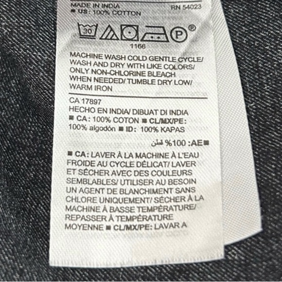 Old Navy Women's Cold Shoulder Black Floral Top Size Large EUC - Picture 5 of 6